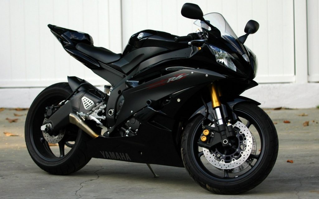 Чёрный мотоцикл