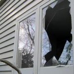 Что означает разбитое окно согласно соннику